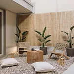 Saleh - 2 Bedrooms, Pool, Gym, Terrace In Santos Lissabon